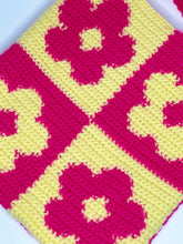 Load image into Gallery viewer, Flower Power Crochet Bag
