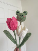 Load image into Gallery viewer, Mr.Froggy Bouquet
