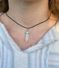 Load image into Gallery viewer, Opal Point Necklace
