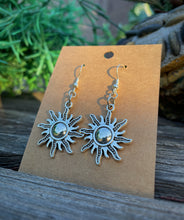 Load image into Gallery viewer, Sun Earrings
